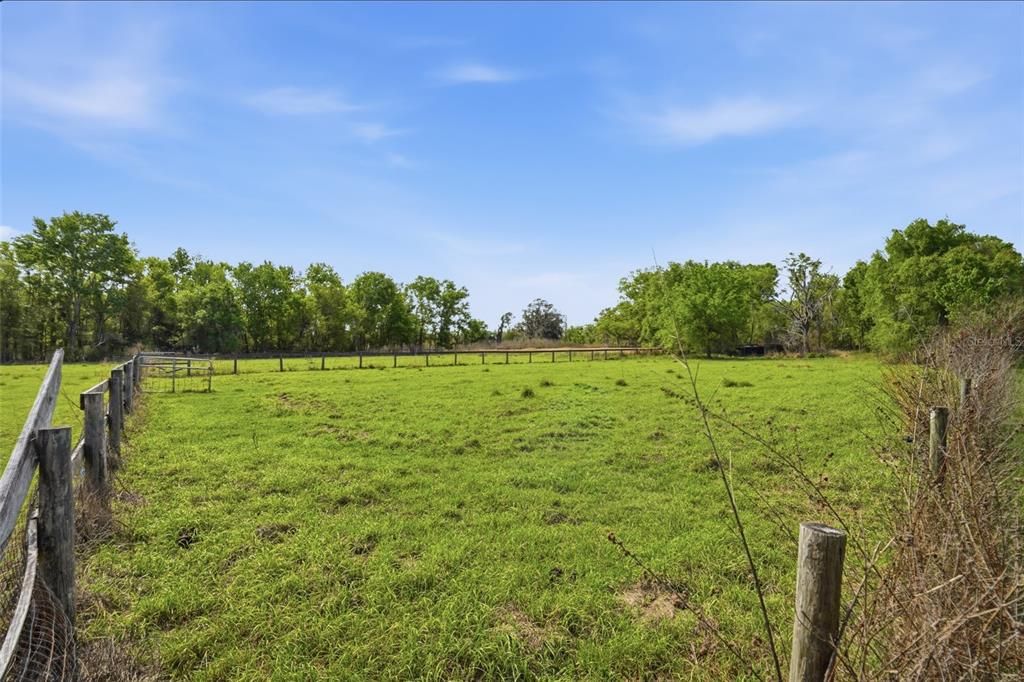 For Sale: $1,400,000 (3 beds, 2 baths, 1815 Square Feet)