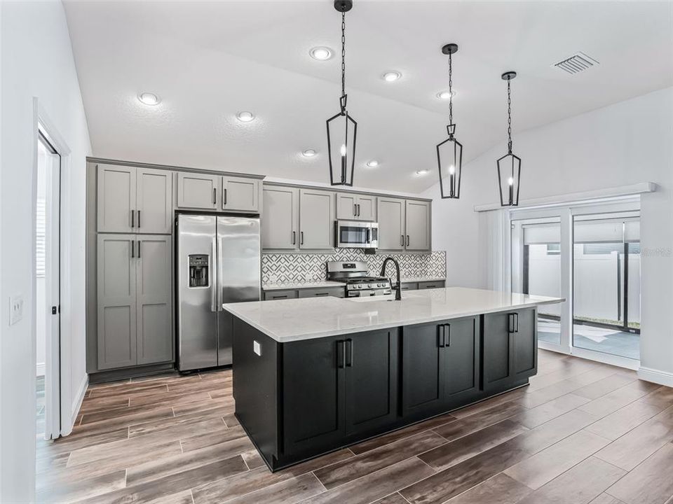 На продажу: $529,900 (3 спален, 3 ванн, 1901 Квадратных фут)