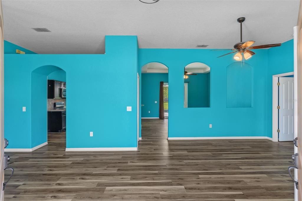 Active With Contract: $449,700 (3 beds, 2 baths, 2157 Square Feet)