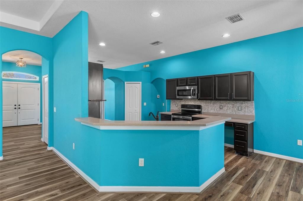 Active With Contract: $449,700 (3 beds, 2 baths, 2157 Square Feet)