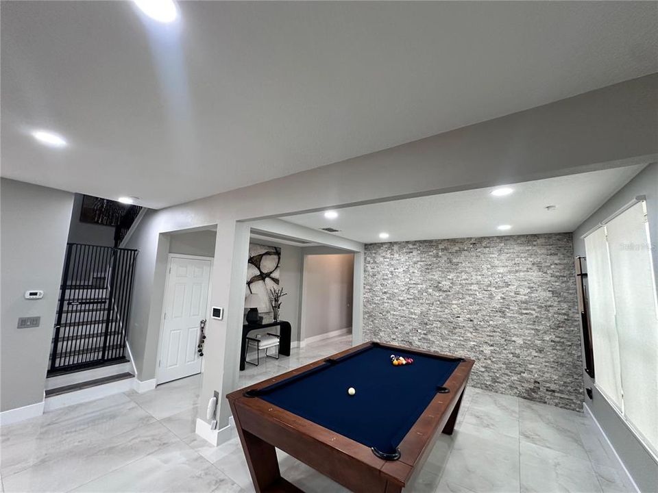 Activo con contrato: $915,000 (4 camas, 3 baños, 2988 Pies cuadrados)
