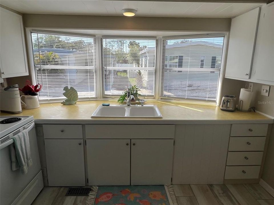 На продажу: $98,000 (2 спален, 2 ванн, 672 Квадратных фут)