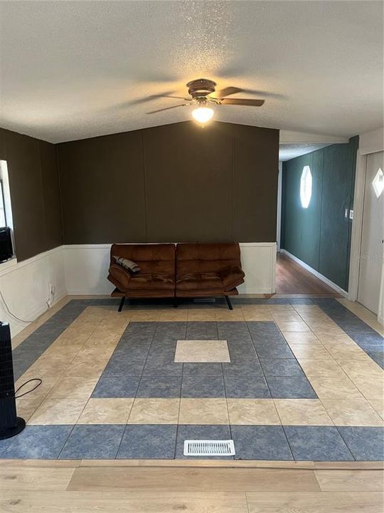 En Venta: $129,000 (3 camas, 2 baños, 952 Pies cuadrados)