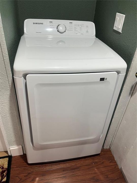 En Venta: $129,000 (3 camas, 2 baños, 952 Pies cuadrados)