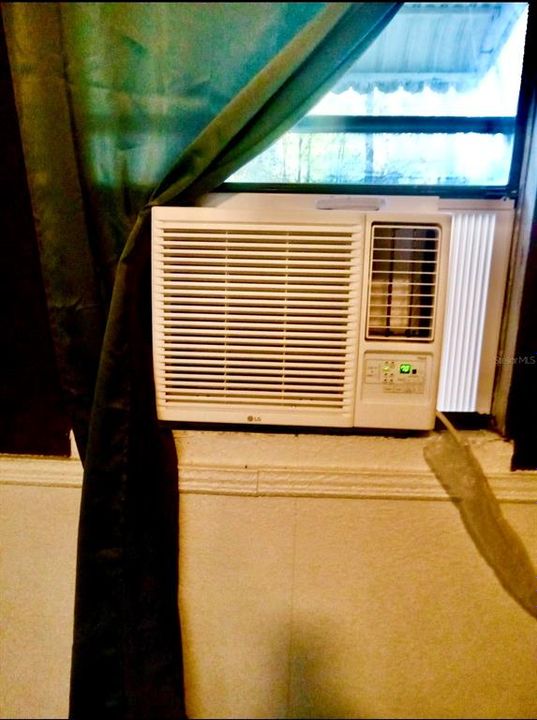 En Venta: $129,000 (3 camas, 2 baños, 952 Pies cuadrados)