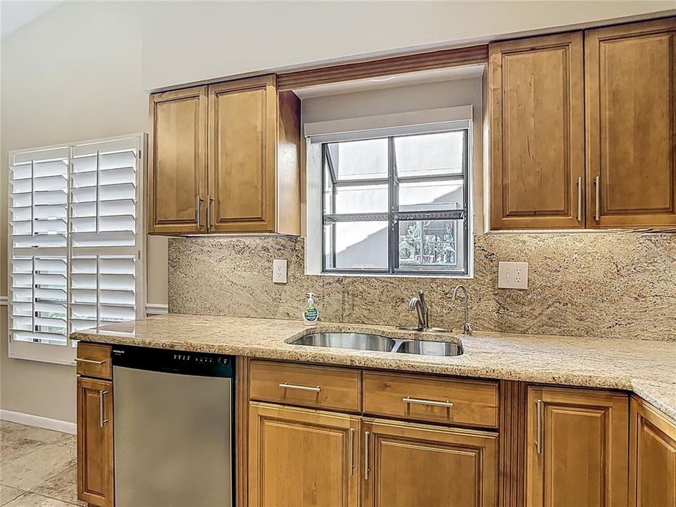 En Venta: $439,000 (2 camas, 2 baños, 1600 Pies cuadrados)