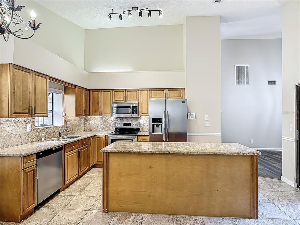 En Venta: $439,000 (2 camas, 2 baños, 1600 Pies cuadrados)