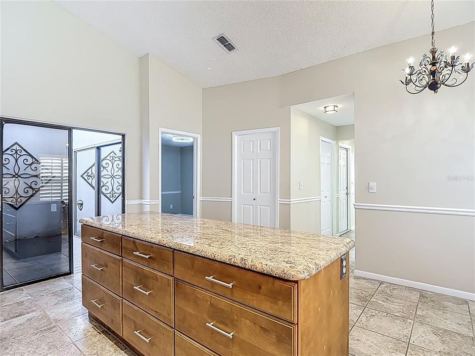 En Venta: $439,000 (2 camas, 2 baños, 1600 Pies cuadrados)