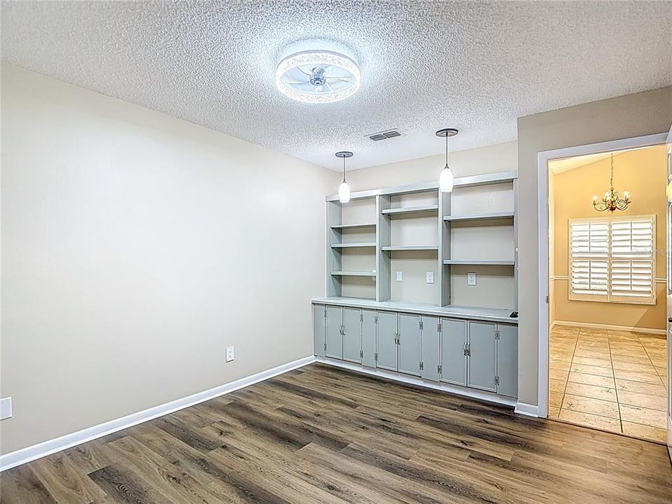 En Venta: $439,000 (2 camas, 2 baños, 1600 Pies cuadrados)