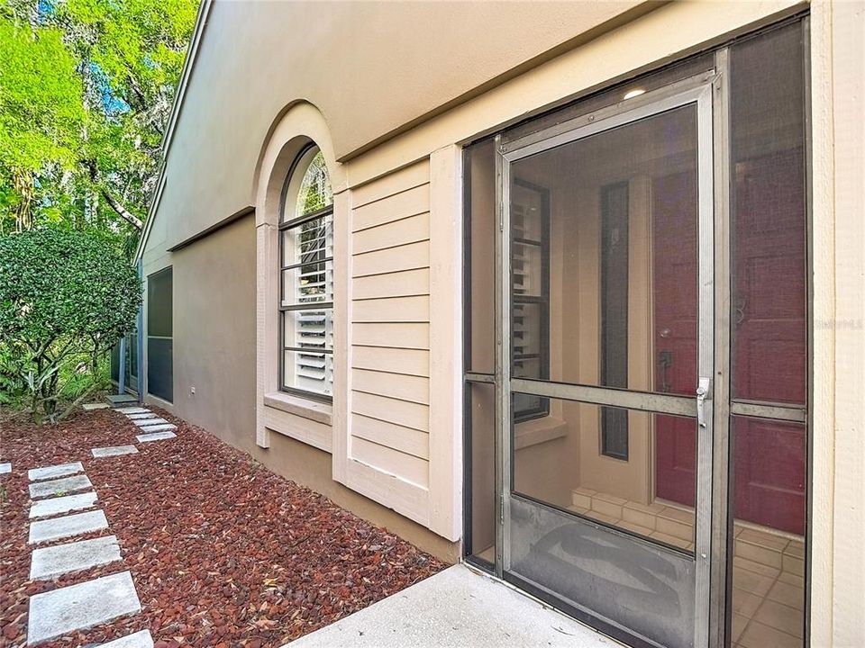 En Venta: $439,000 (2 camas, 2 baños, 1600 Pies cuadrados)