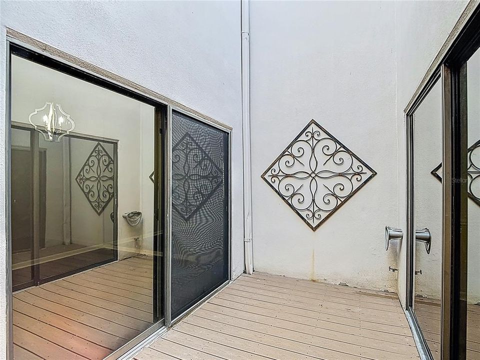 En Venta: $439,000 (2 camas, 2 baños, 1600 Pies cuadrados)