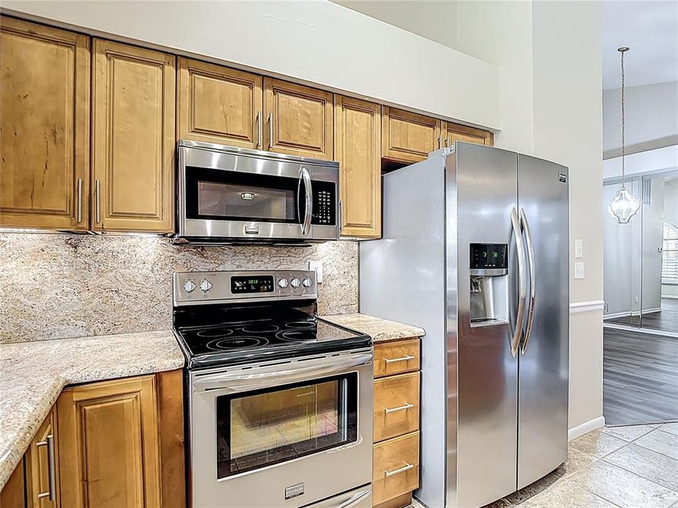 En Venta: $439,000 (2 camas, 2 baños, 1600 Pies cuadrados)