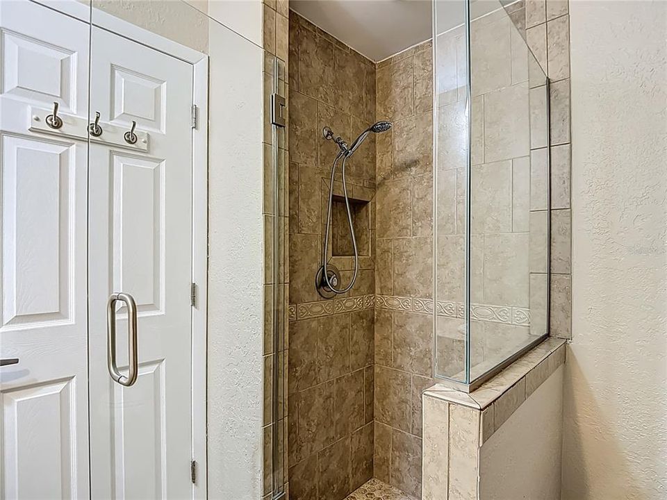 En Venta: $439,000 (2 camas, 2 baños, 1600 Pies cuadrados)