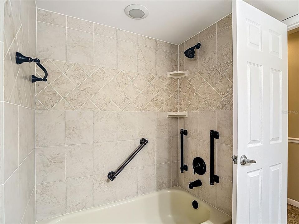 En Venta: $439,000 (2 camas, 2 baños, 1600 Pies cuadrados)