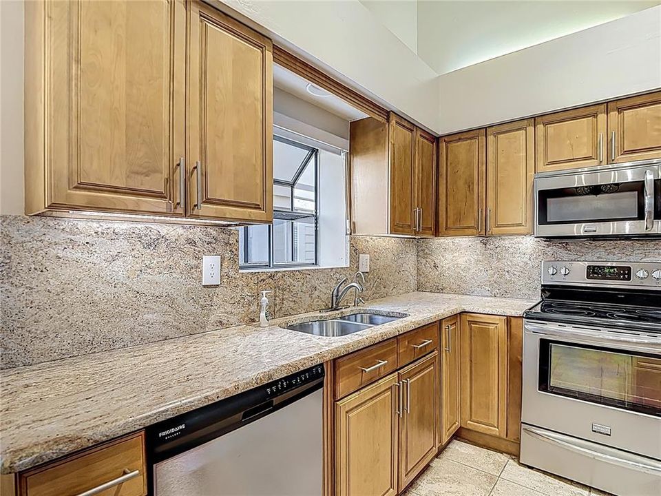 En Venta: $439,000 (2 camas, 2 baños, 1600 Pies cuadrados)