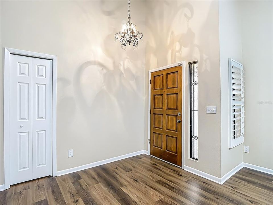 En Venta: $439,000 (2 camas, 2 baños, 1600 Pies cuadrados)