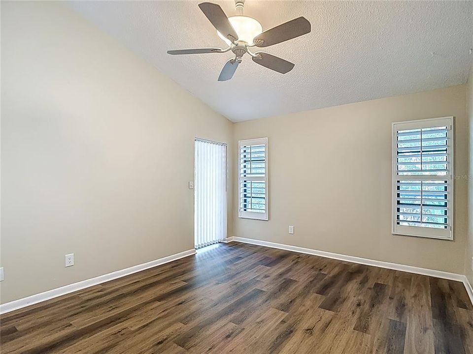 En Venta: $439,000 (2 camas, 2 baños, 1600 Pies cuadrados)