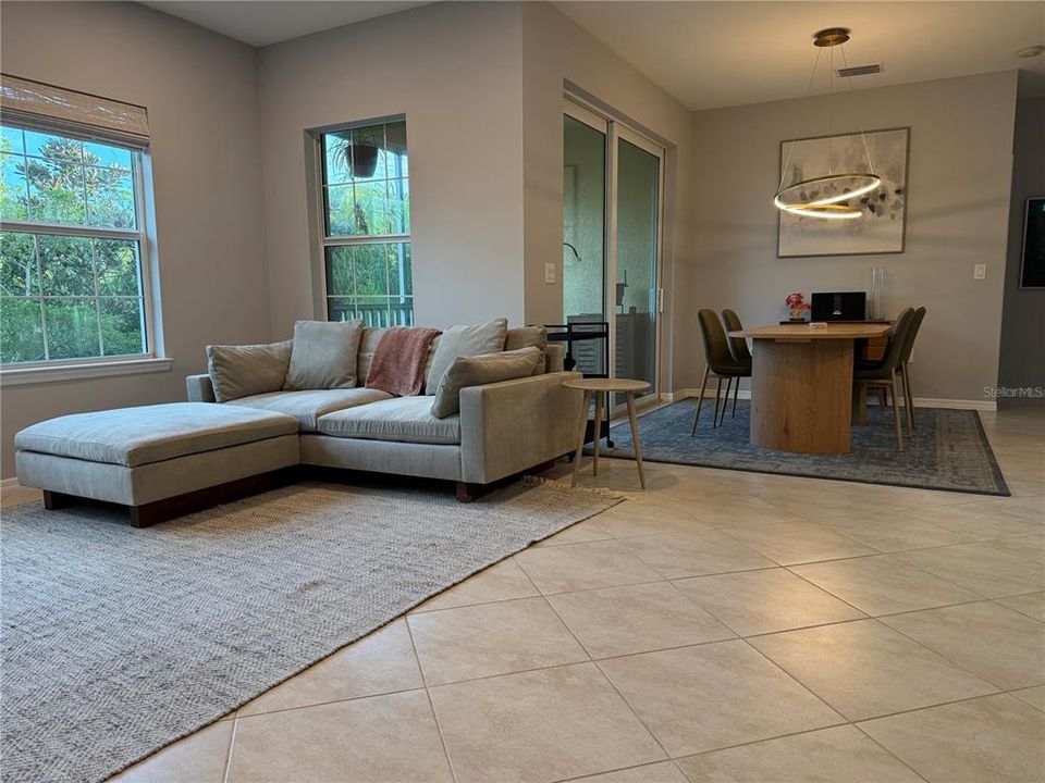 For Rent: $2,500 (3 beds, 2 baths, 1528 Square Feet)