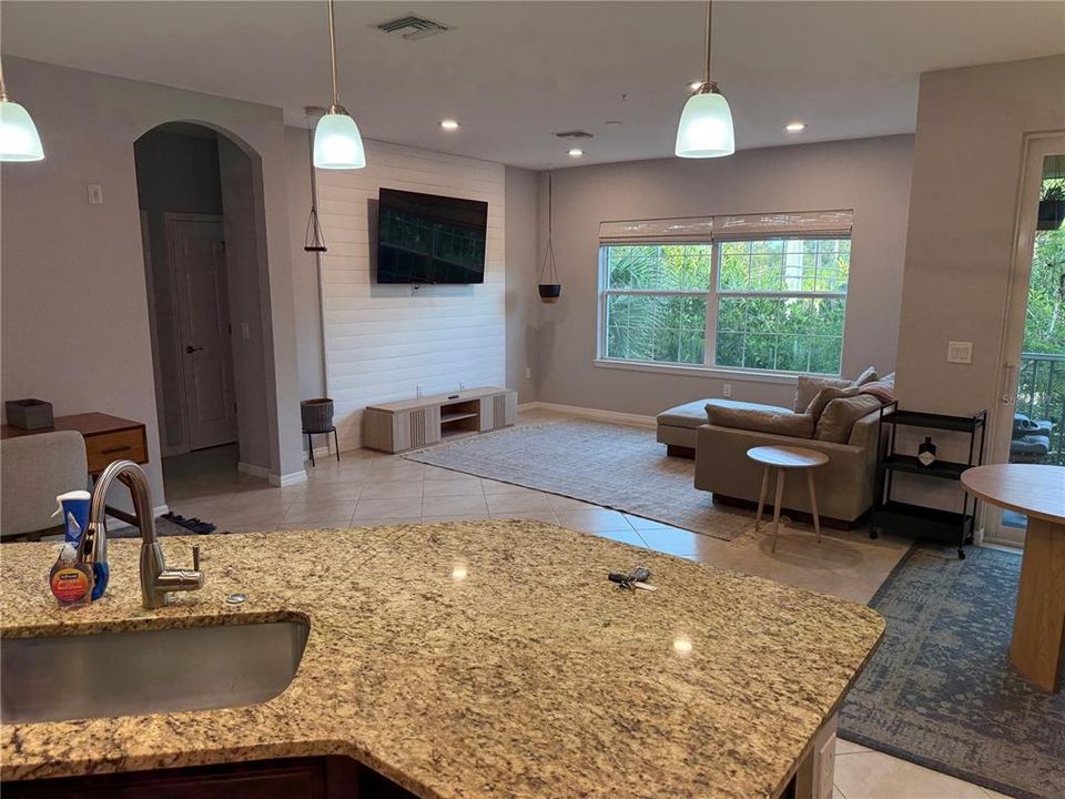 For Rent: $2,500 (3 beds, 2 baths, 1528 Square Feet)