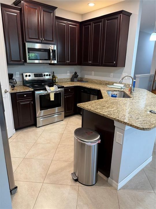 For Rent: $2,500 (3 beds, 2 baths, 1528 Square Feet)