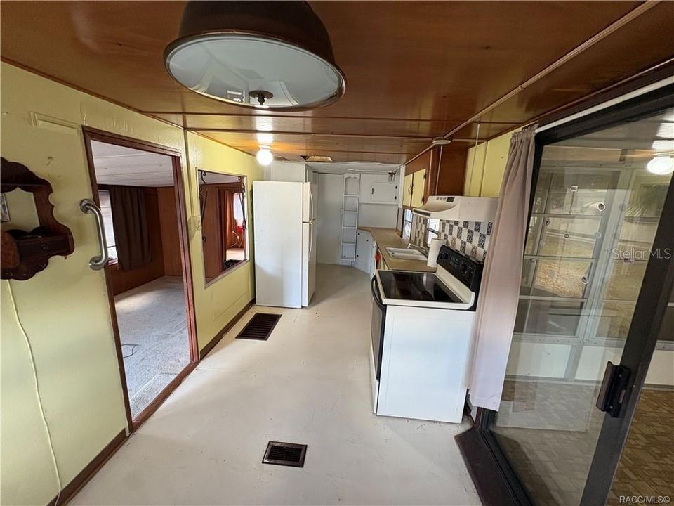 На продажу: $49,900 (1 спален, 1 ванн, 576 Квадратных фут)