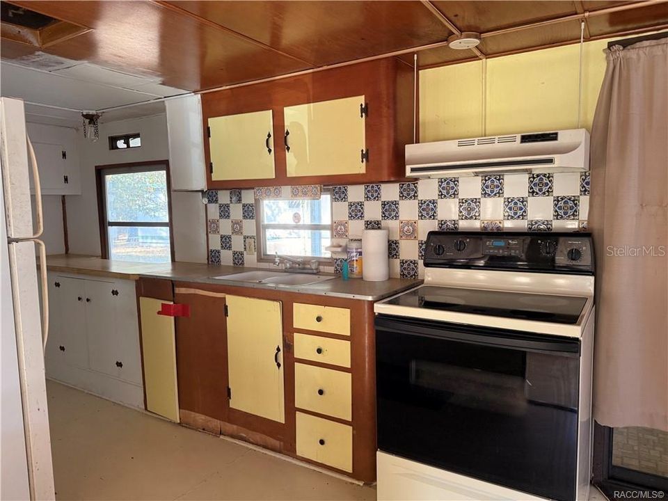 На продажу: $49,900 (1 спален, 1 ванн, 576 Квадратных фут)