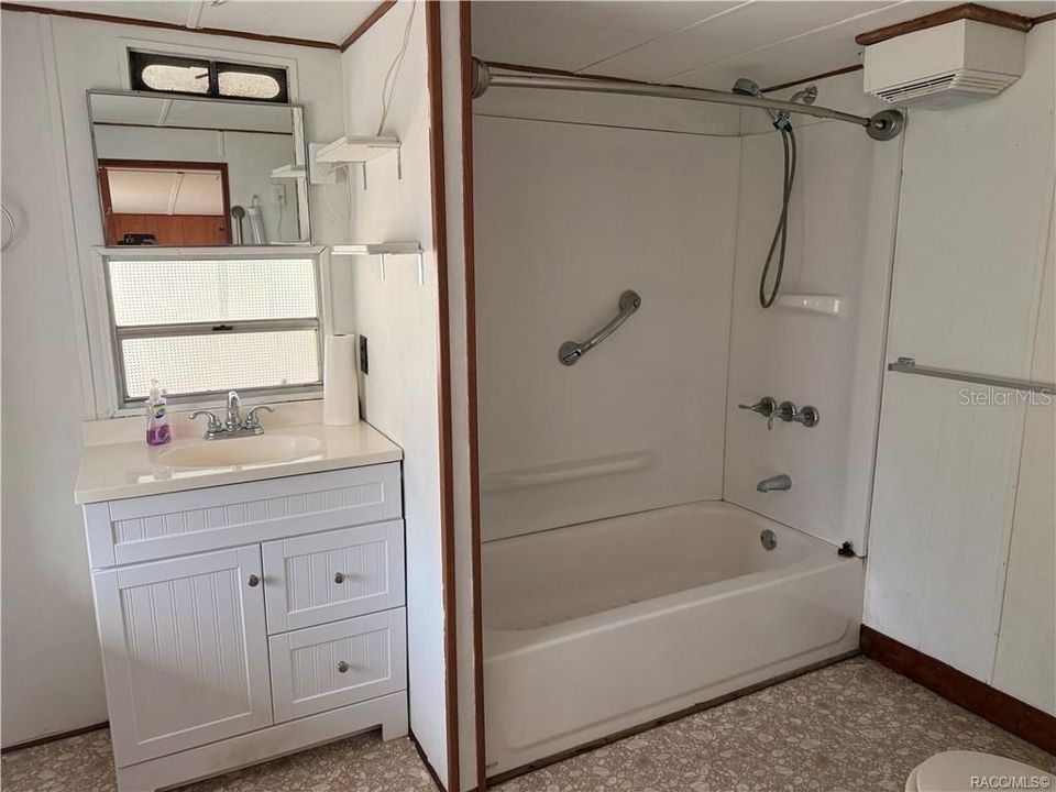 На продажу: $49,900 (1 спален, 1 ванн, 576 Квадратных фут)