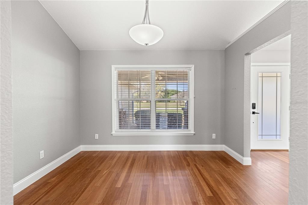 En Venta: $424,900 (4 camas, 2 baños, 2024 Pies cuadrados)