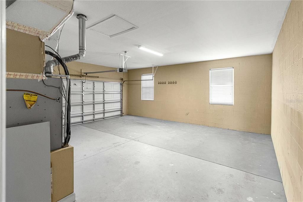 En Venta: $424,900 (4 camas, 2 baños, 2024 Pies cuadrados)