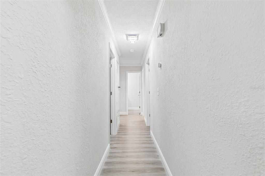 合同活跃: $625,000 (6 贝兹, 4 浴室, 2806 平方英尺)