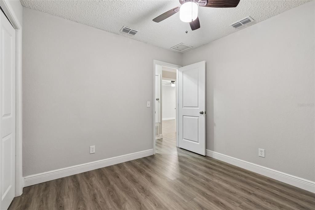 合同活跃: $625,000 (6 贝兹, 4 浴室, 2806 平方英尺)