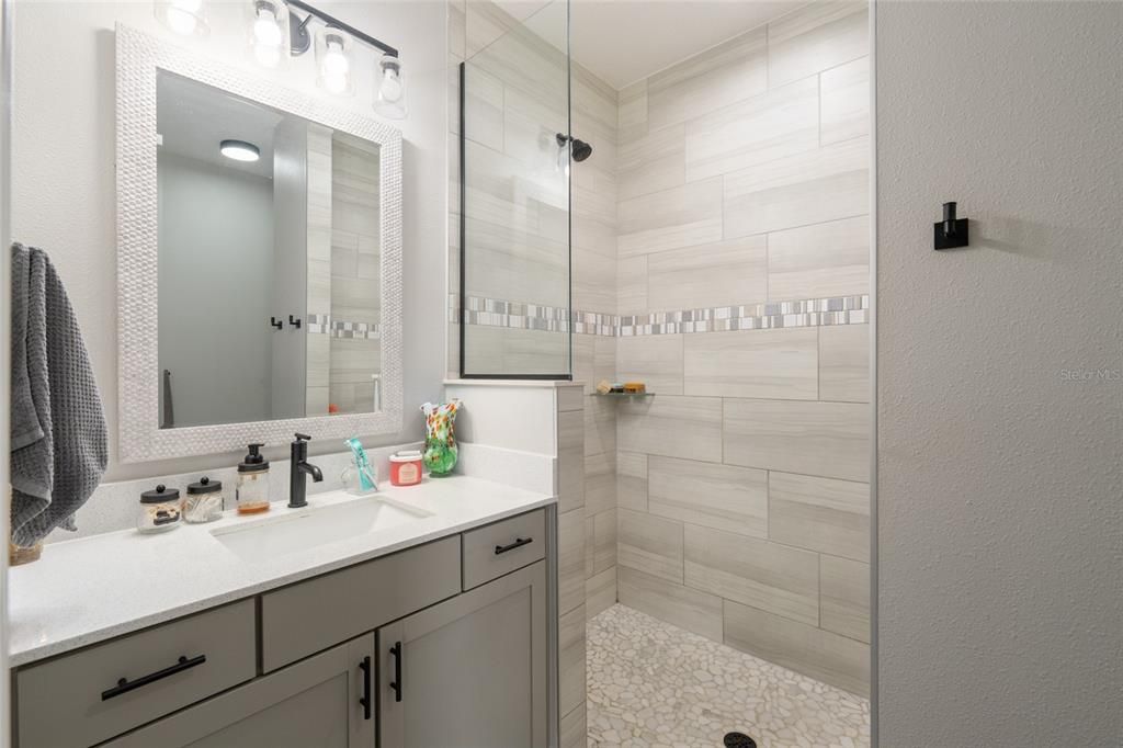 En Venta: $1,100,000 (5 camas, 4 baños, 3129 Pies cuadrados)