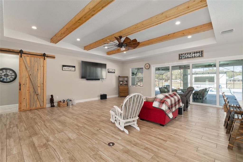 En Venta: $1,100,000 (5 camas, 4 baños, 3129 Pies cuadrados)