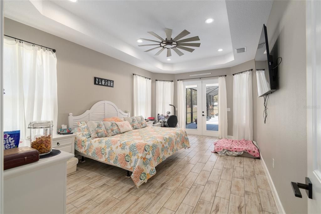 En Venta: $1,100,000 (5 camas, 4 baños, 3129 Pies cuadrados)