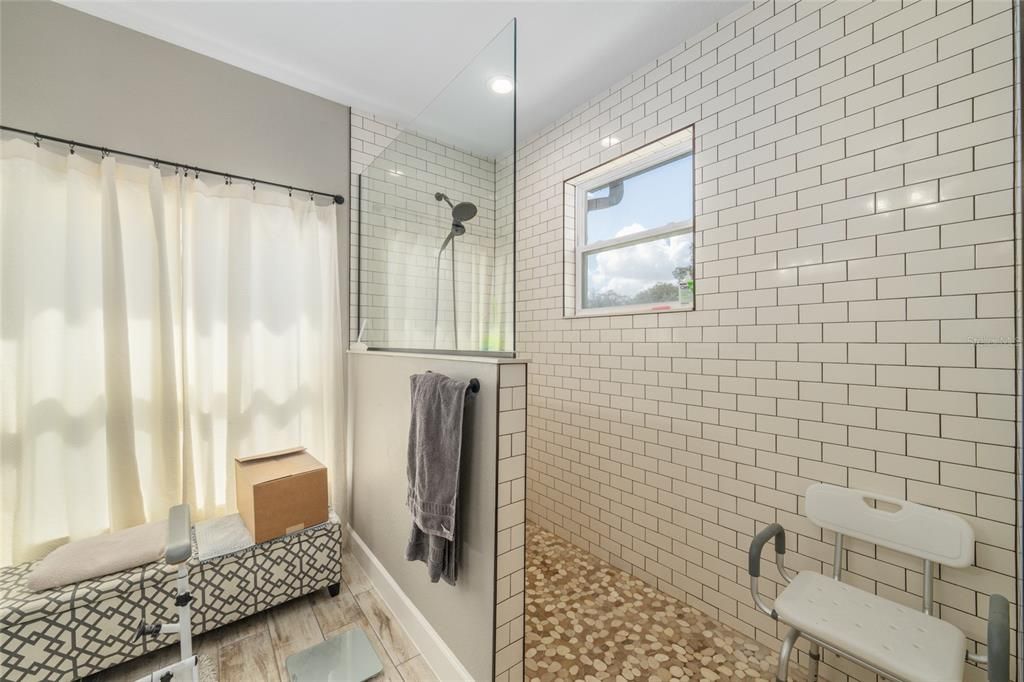 En Venta: $1,100,000 (5 camas, 4 baños, 3129 Pies cuadrados)