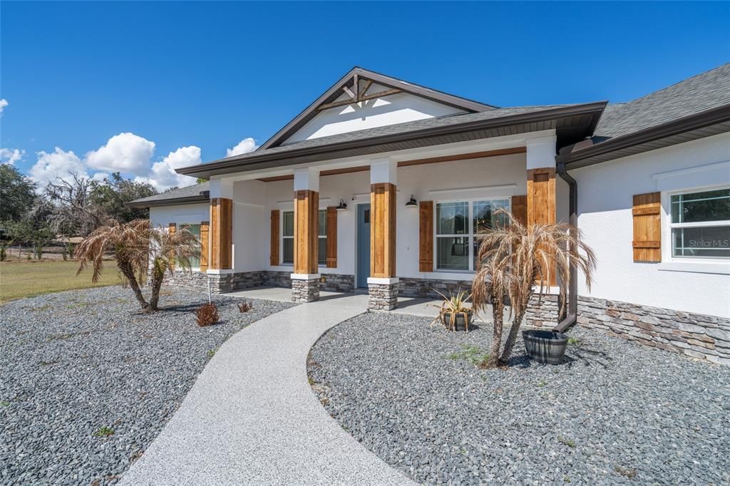 En Venta: $1,100,000 (5 camas, 4 baños, 3129 Pies cuadrados)