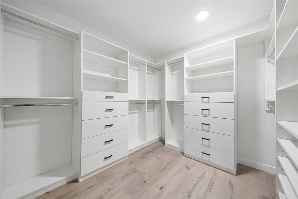 En Venta: $998,000 (5 camas, 4 baños, 3531 Pies cuadrados)
