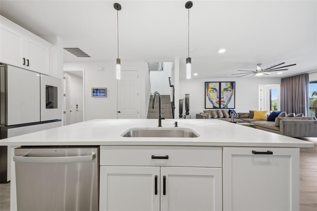 En Venta: $998,000 (5 camas, 4 baños, 3531 Pies cuadrados)