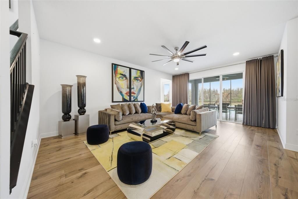 En Venta: $998,000 (5 camas, 4 baños, 3531 Pies cuadrados)