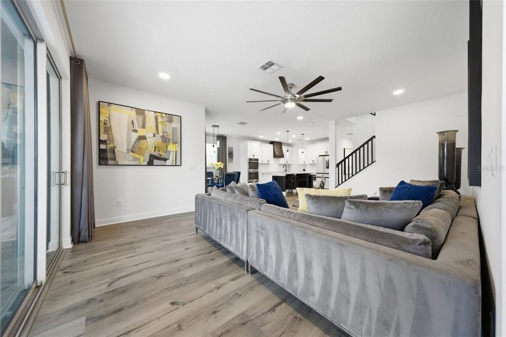 En Venta: $998,000 (5 camas, 4 baños, 3531 Pies cuadrados)