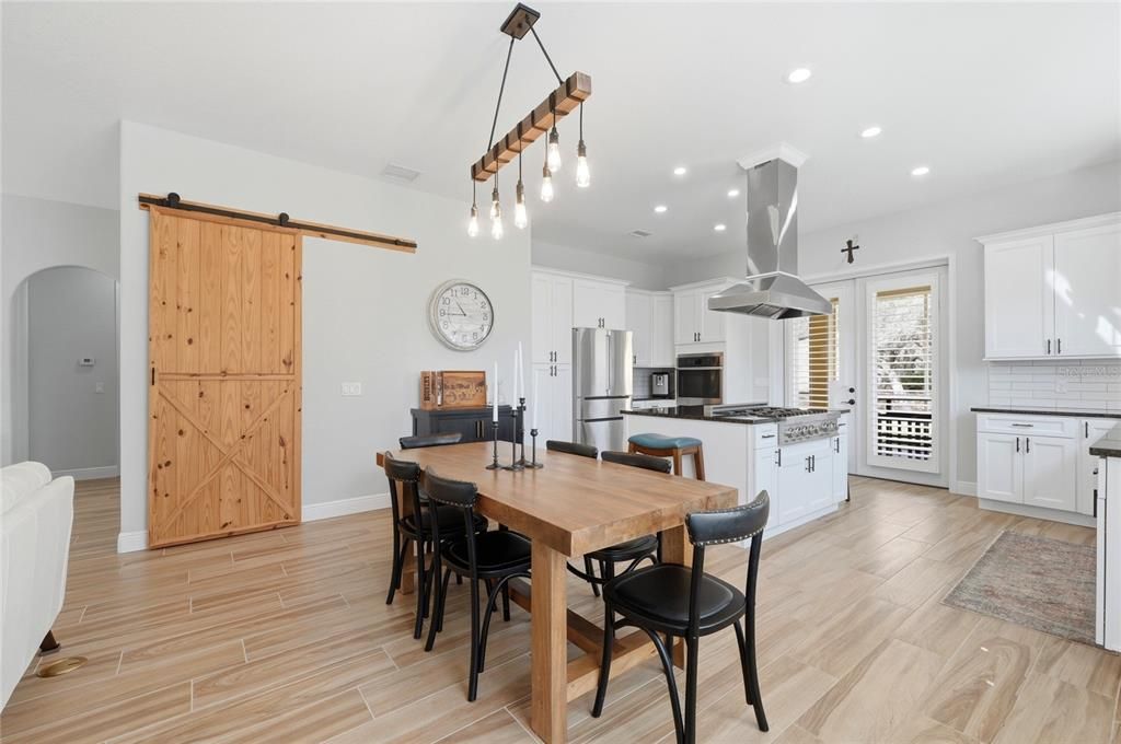 En Venta: $549,900 (2 camas, 2 baños, 1672 Pies cuadrados)