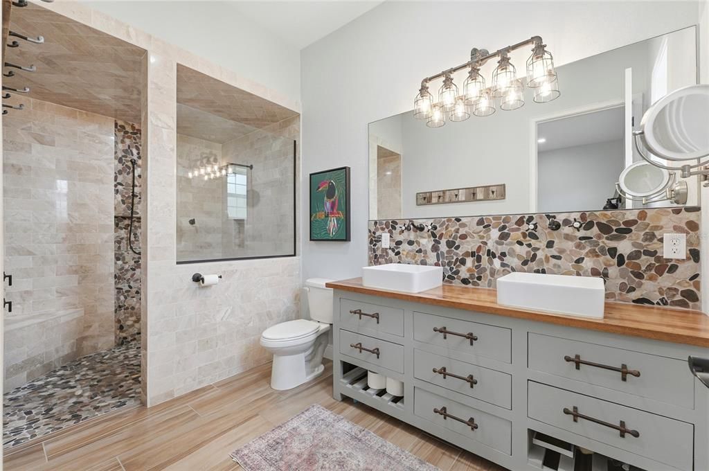 En Venta: $549,900 (2 camas, 2 baños, 1672 Pies cuadrados)
