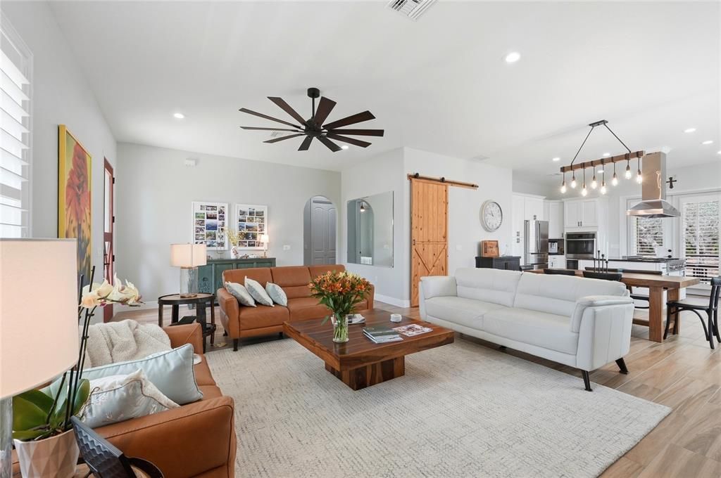 En Venta: $549,900 (2 camas, 2 baños, 1672 Pies cuadrados)