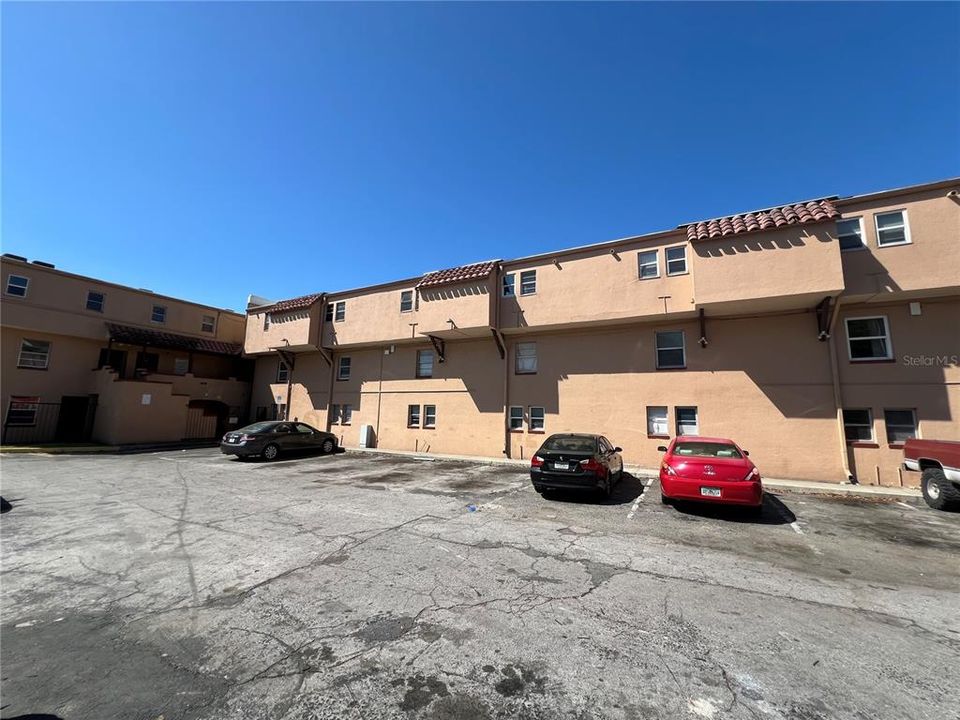 For Sale: $71,000 (4 beds, 1 baths, 972 Square Feet)