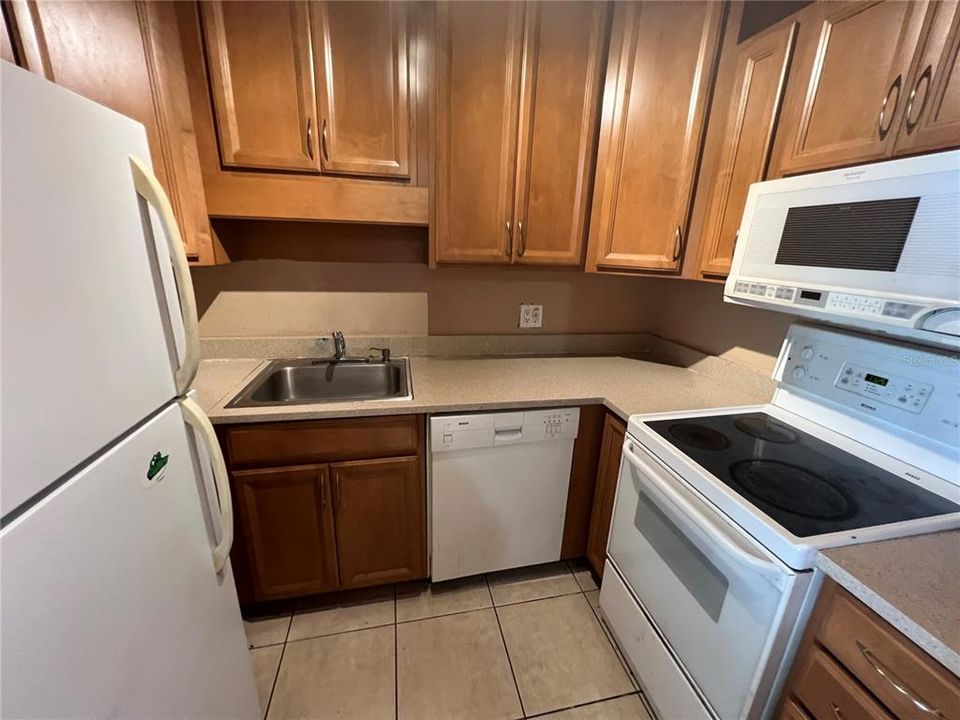 For Sale: $71,000 (4 beds, 1 baths, 972 Square Feet)