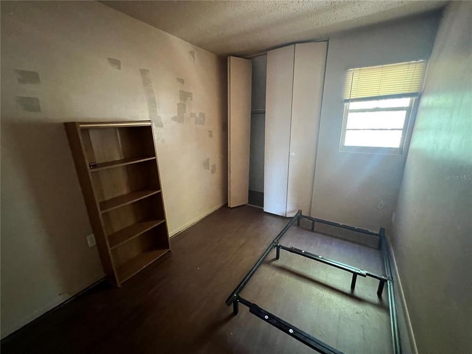 For Sale: $71,000 (4 beds, 1 baths, 972 Square Feet)