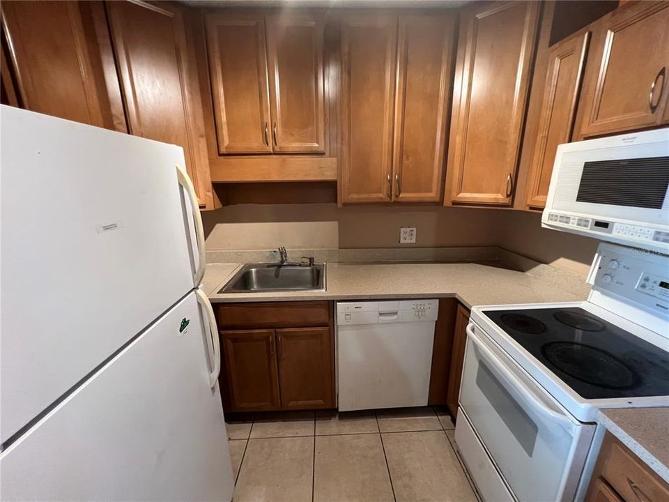 For Sale: $71,000 (4 beds, 1 baths, 972 Square Feet)