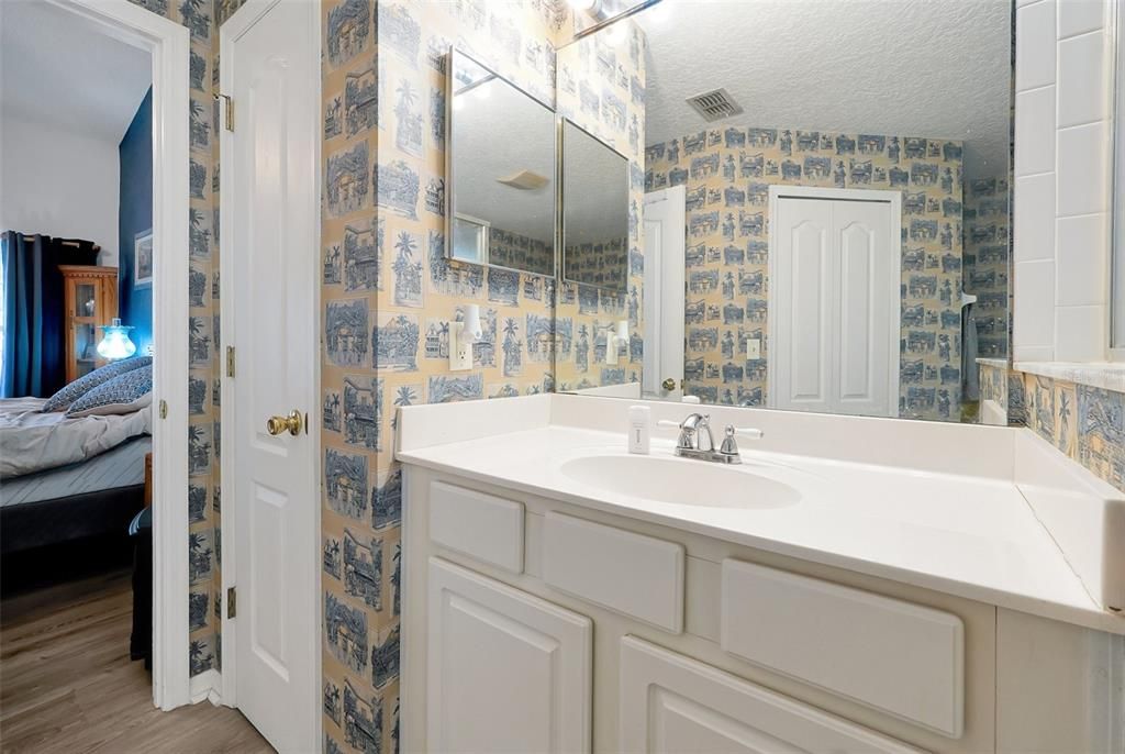 Activo con contrato: $429,975 (3 camas, 2 baños, 1582 Pies cuadrados)