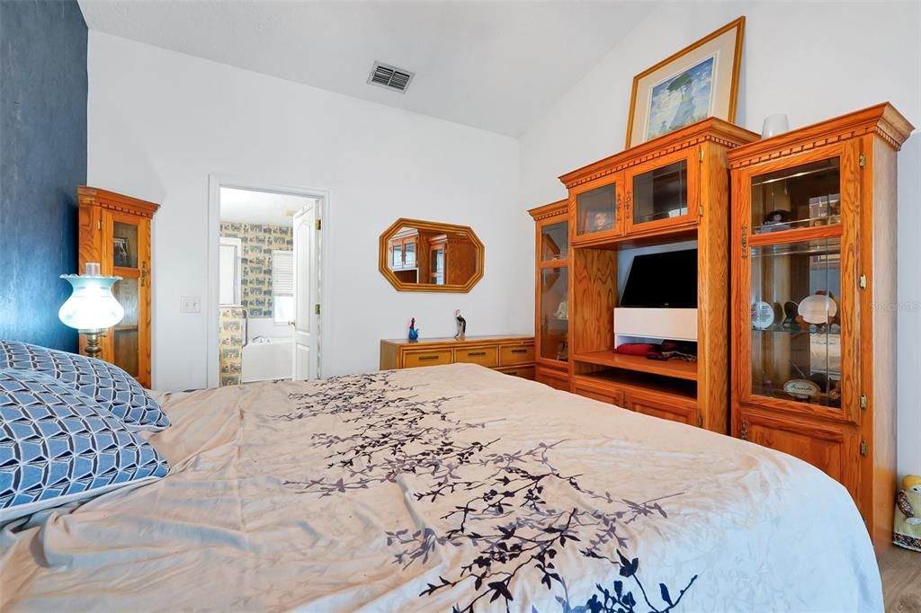 Activo con contrato: $429,975 (3 camas, 2 baños, 1582 Pies cuadrados)