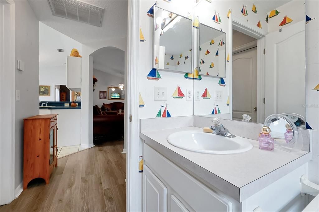 Activo con contrato: $429,975 (3 camas, 2 baños, 1582 Pies cuadrados)